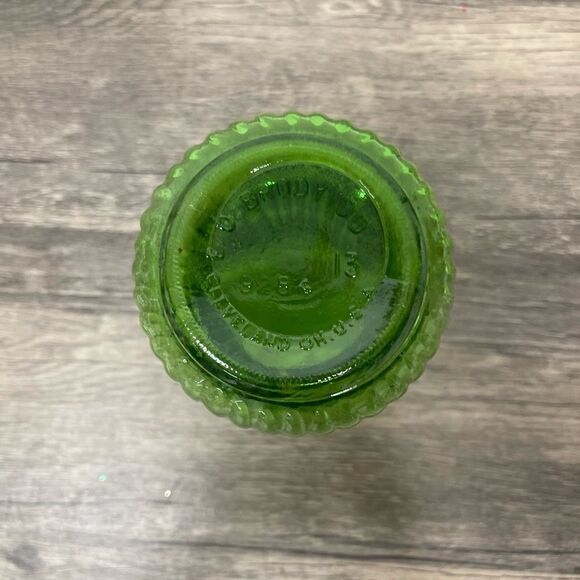 Vintage E.O. Brody Co. Emereld Green Glass Vase 6” - Picture 6 of 9